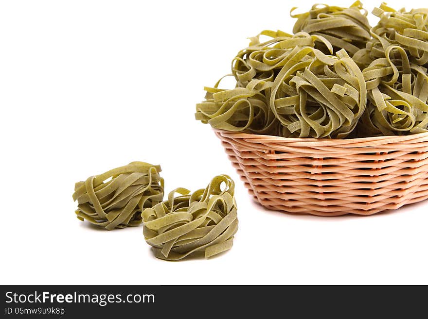 Tagliatelle paglia e fieno at round woven straw basket