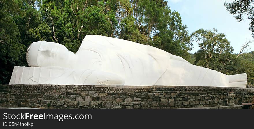 Lying Buddha Statue