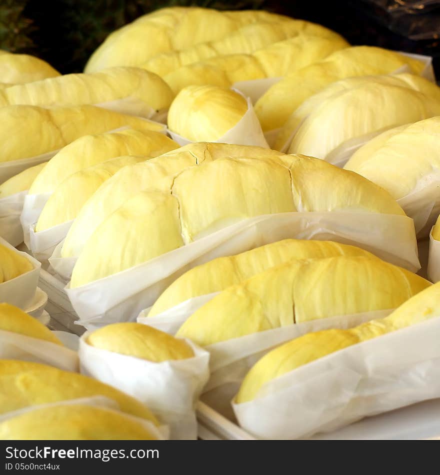 Peeled durian