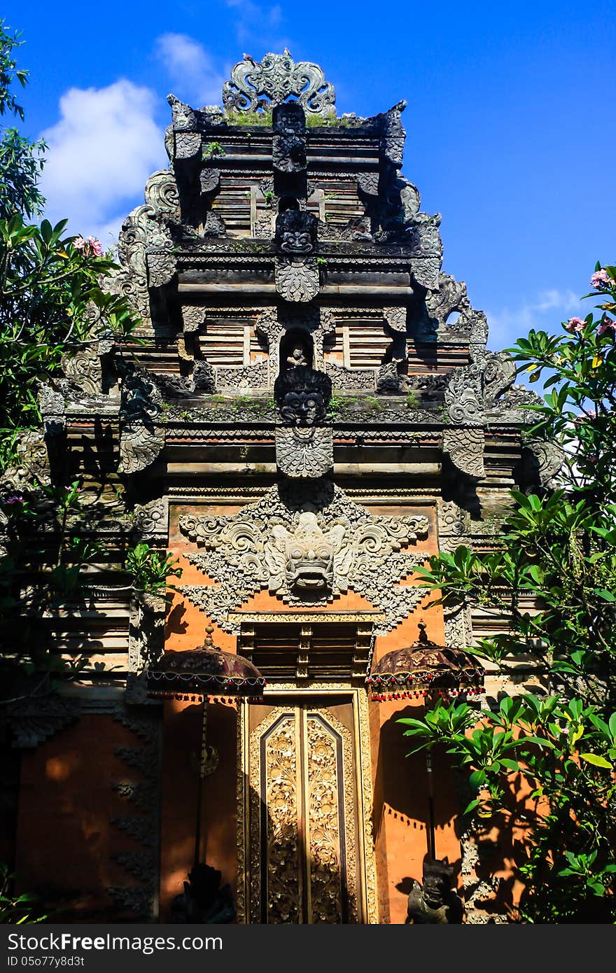 Balinese Tempel in Kings city Ubud, Bali, Indonesia on a beautiful sunny day. Balinese Tempel in Kings city Ubud, Bali, Indonesia on a beautiful sunny day.