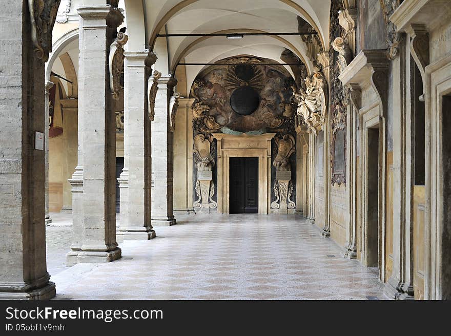 Arcade in Bologna center