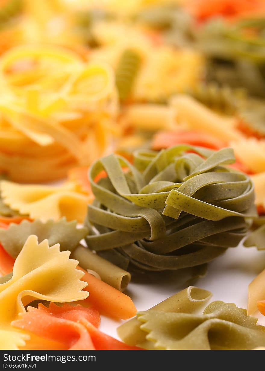 Tagliatelle paglia e fieno and different pastas.