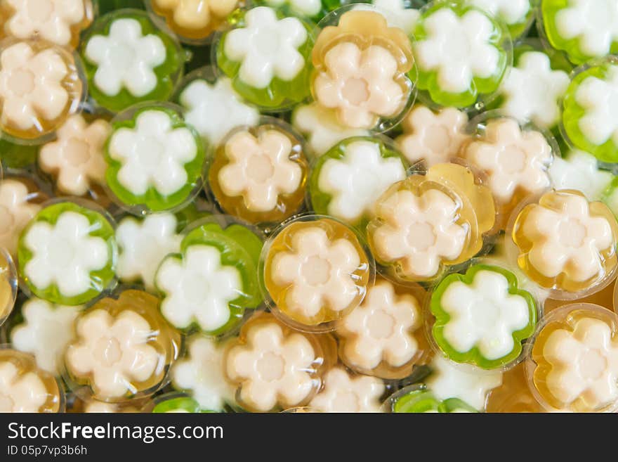 Yellow and green jelly flower shape