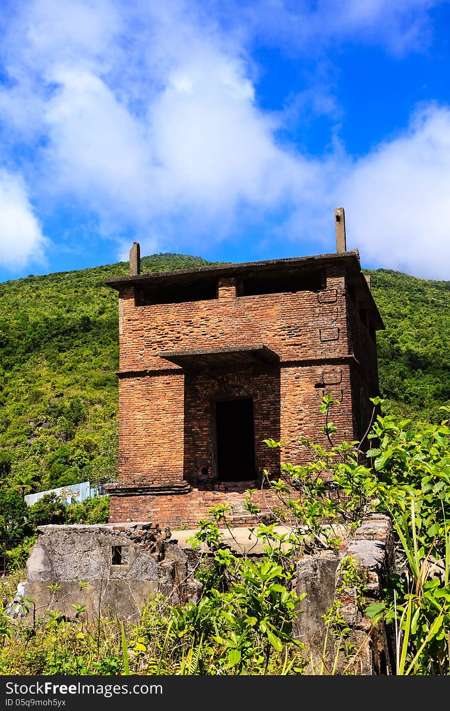 Crest of Hai Van Pass