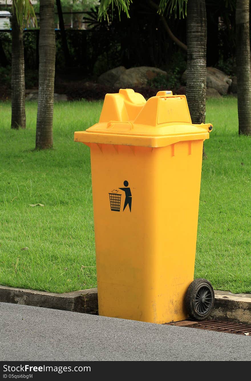 Recycle bin in the park