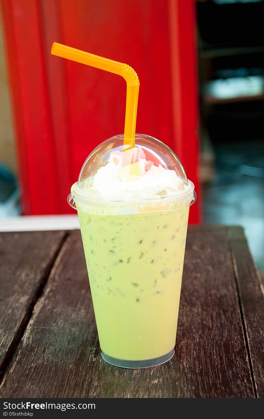 Ice milk green tea