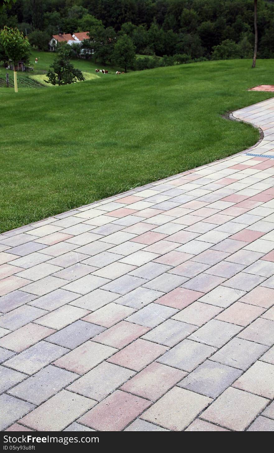 Garden rubble floor path