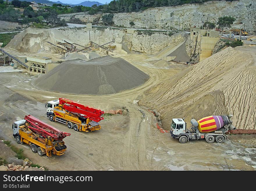 Open air industrial quarry to extract building materials