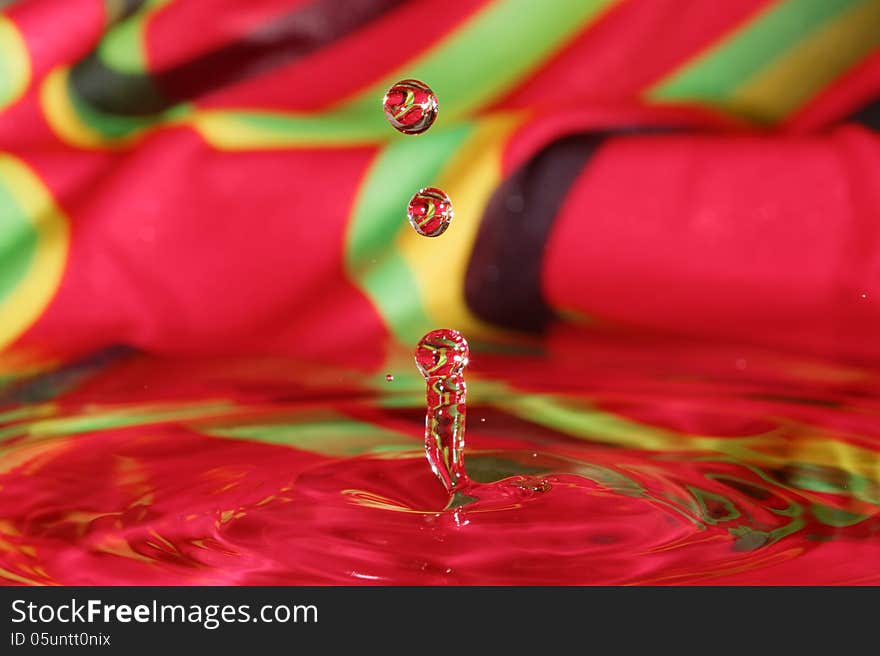 Water Figures, Splashing Water