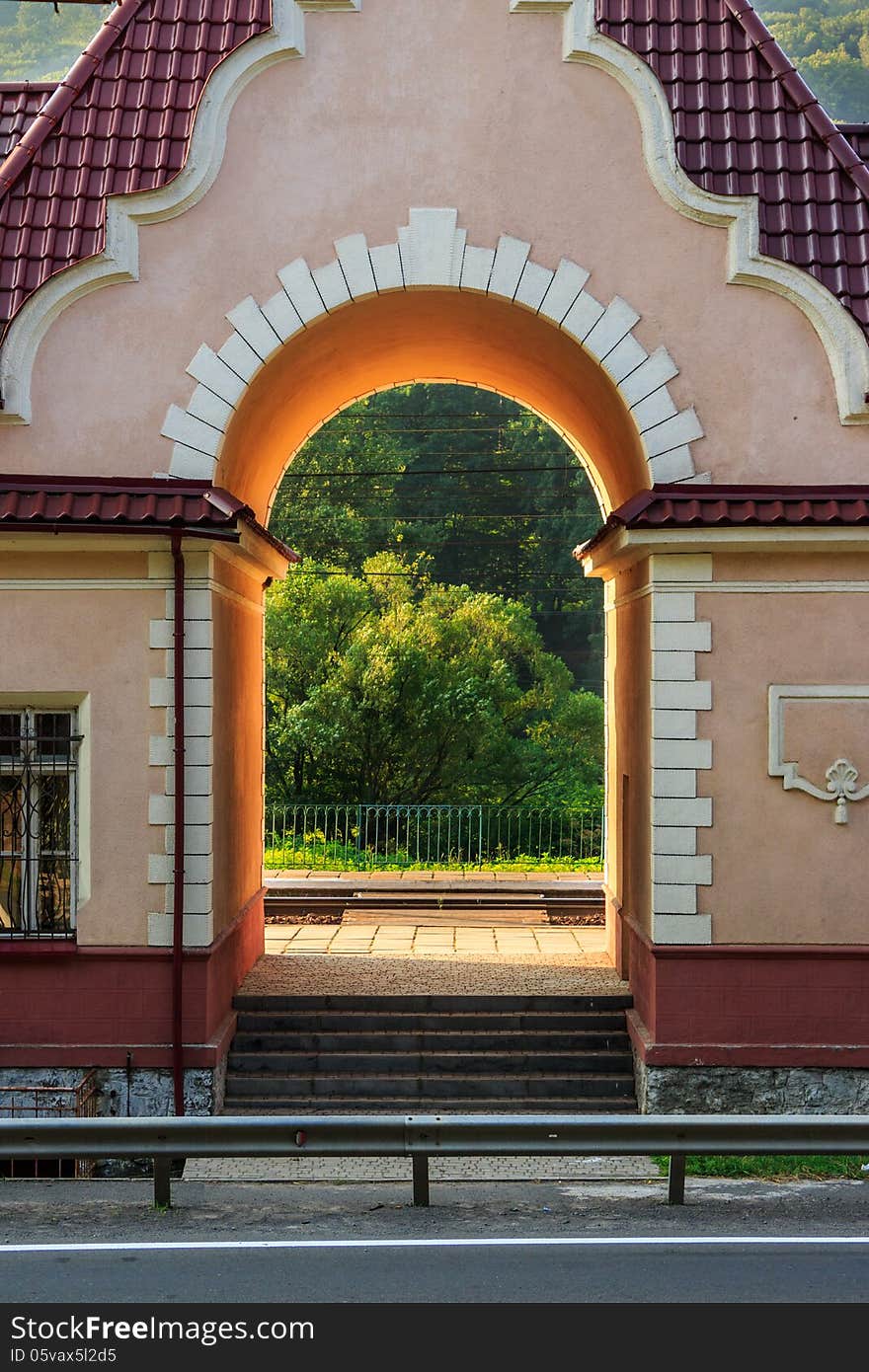 Arched entrance to the railway station platform