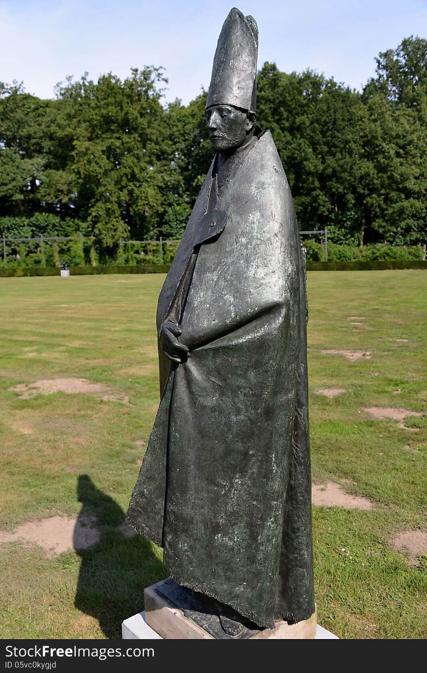 A sculpture of a cardinal.