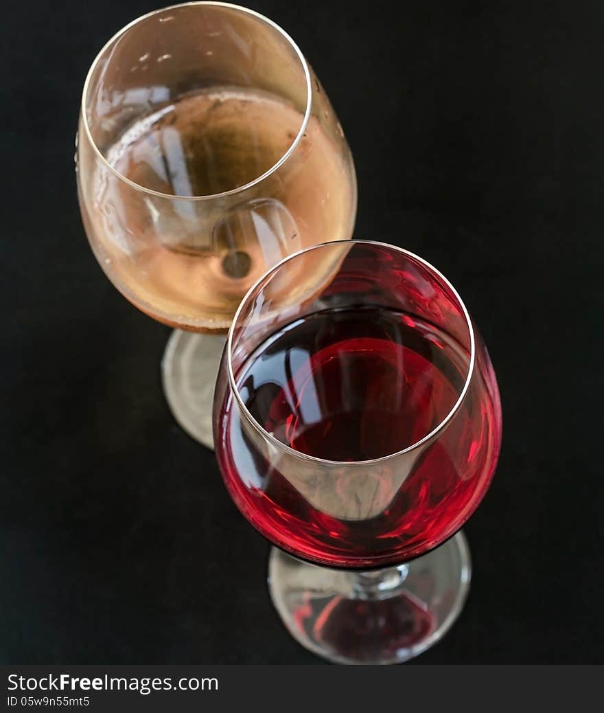 Wineglasses with red and white wine