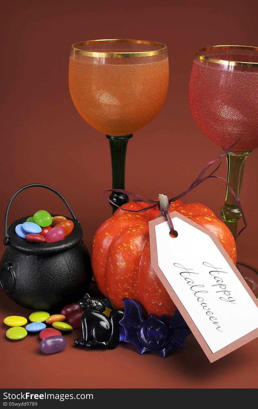 Halloween table setting decorations with goblets - vertical.