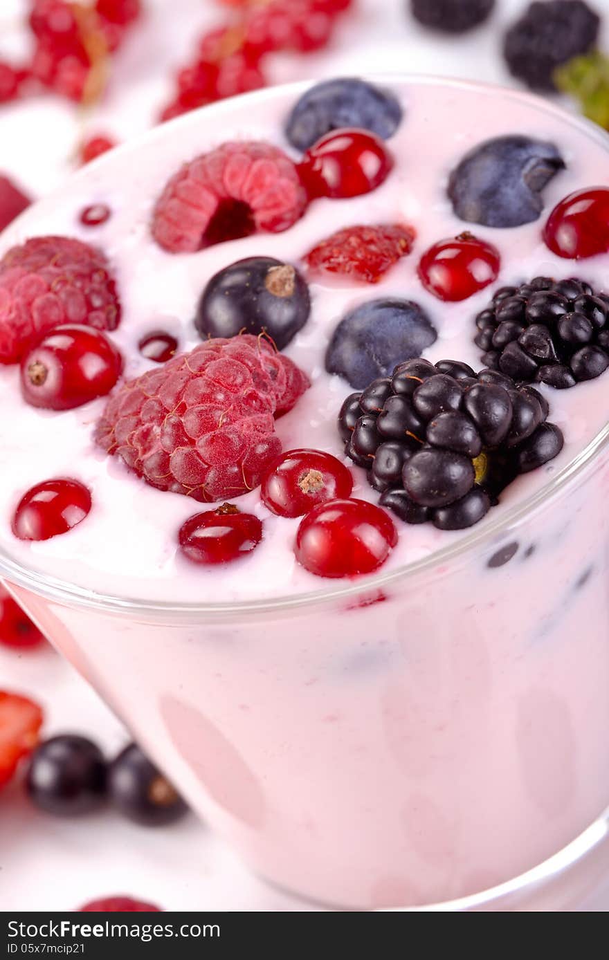 Berry yogurt with berries