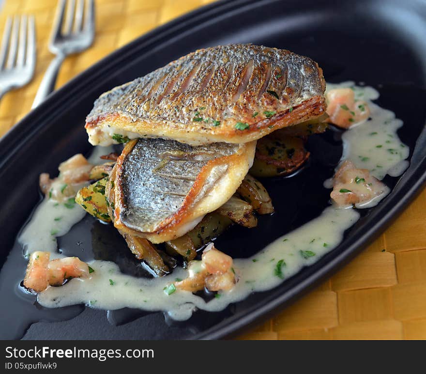 Grilled Dorado with potatoes and fennel