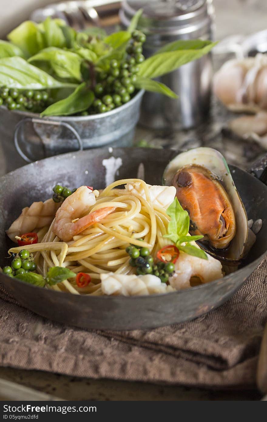 Spaghetti with mussels and clams