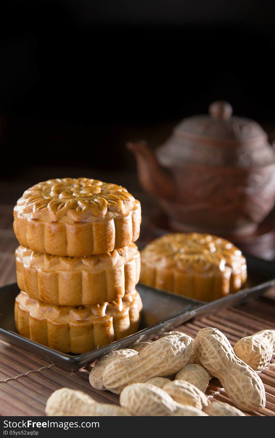 Mooncake and tea,Chinese mid autumn festival food