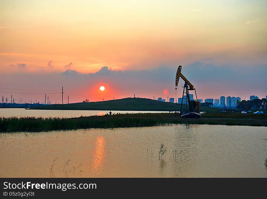 Oil pumping machine lakeside