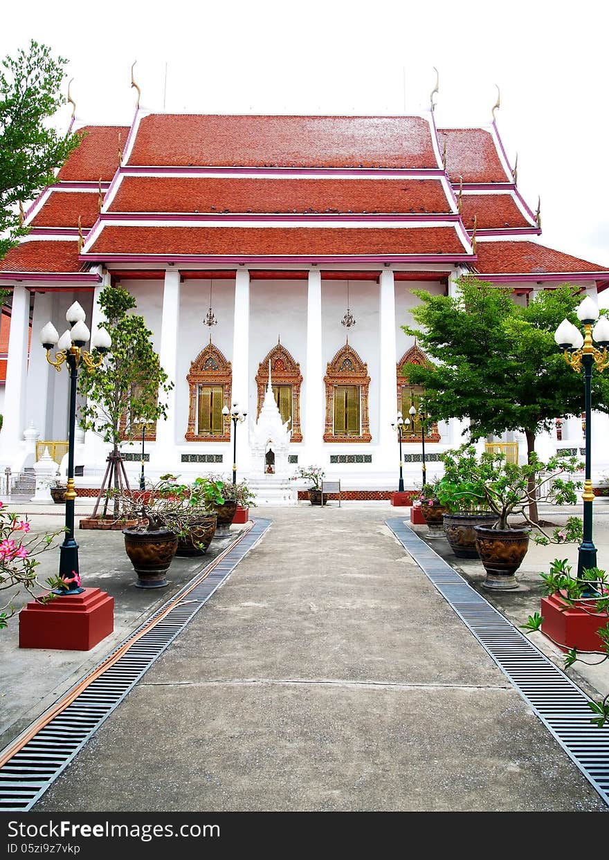 The side view of a temple in Wat Inthraram , Bangkok , Thailand. The side view of a temple in Wat Inthraram , Bangkok , Thailand.