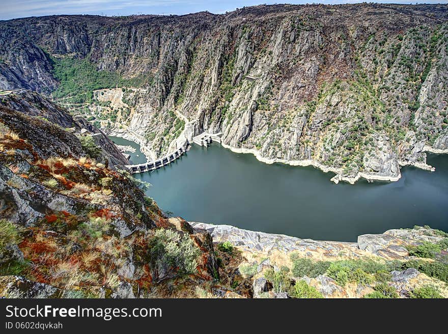 River Duero ravine and Aldeadavila dam; Salamanca, Spain. River Duero ravine and Aldeadavila dam; Salamanca, Spain.