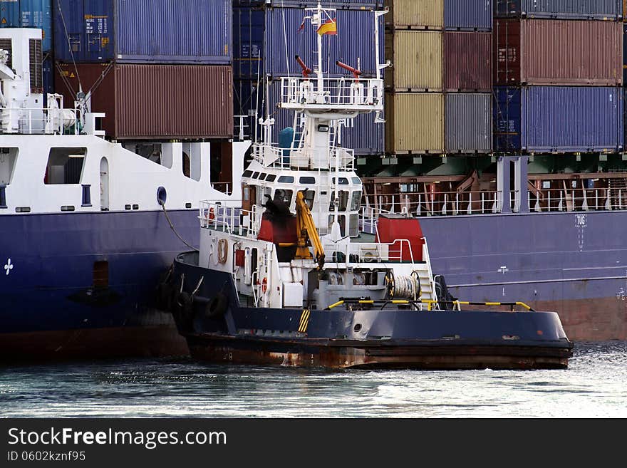 Container ship anchored in Alicante waters. Container ship anchored in Alicante waters.