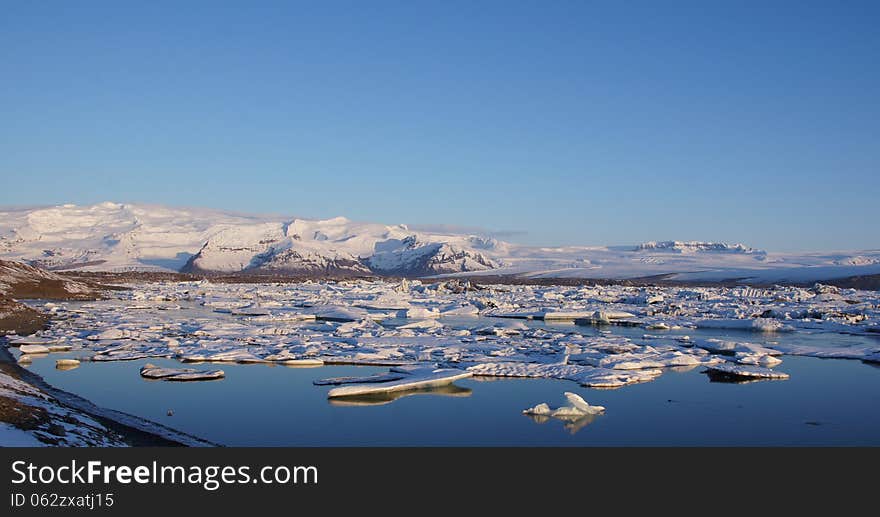 Early morning ice floating at Jökulsarlon glacier