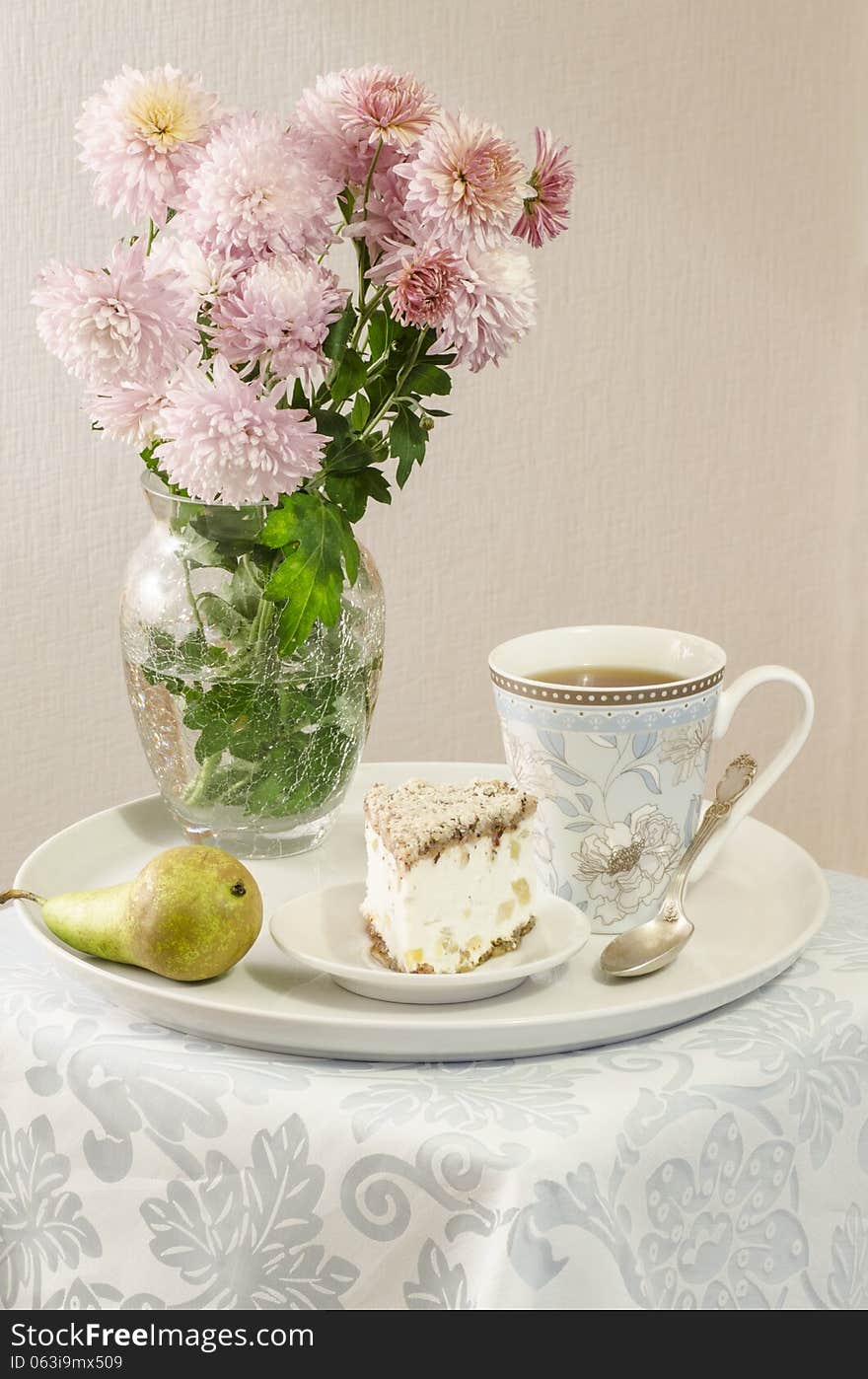 Ricotta and Pear Cake with cup of tea