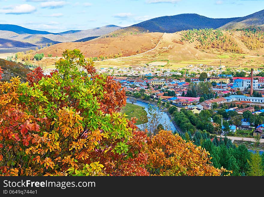 The red leaves and town _autumn scenery