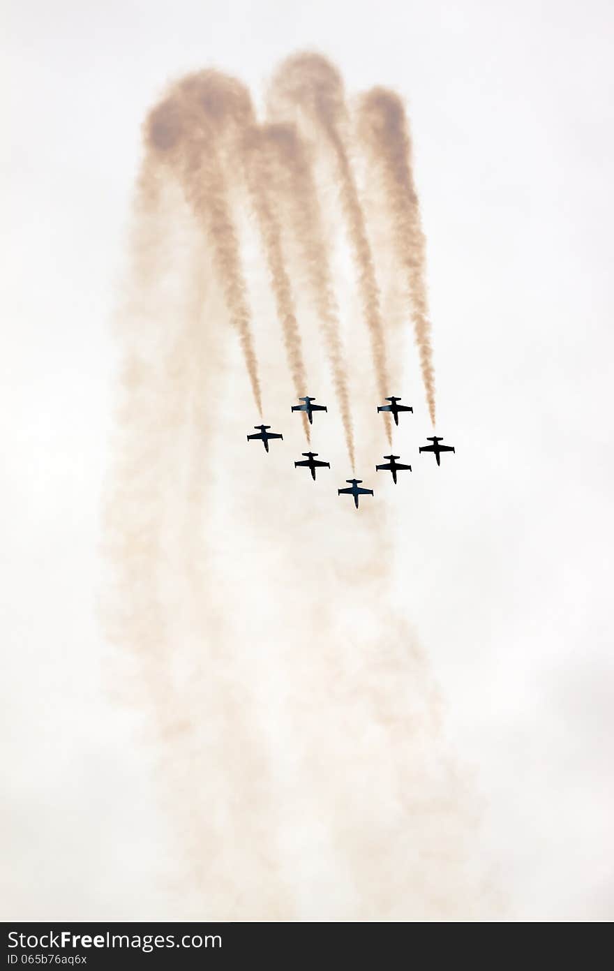 Aviation sports.planes simultaneously perform aerobatics. Aviation sports.planes simultaneously perform aerobatics