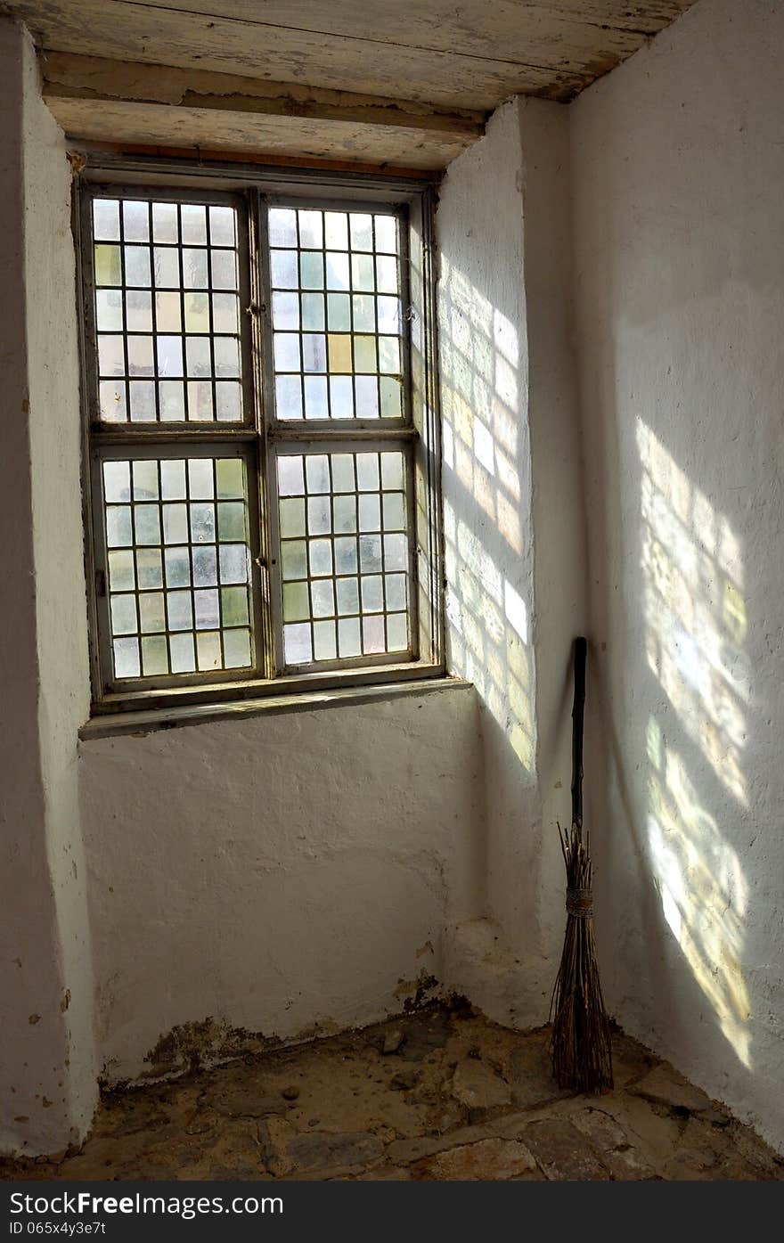 LÃ¤ckÃ¶ castle outside of LidkÃ¶ping, VÃ¤stergÃ¶tland, Sweden, by the shore of lake VÃ¤nern. Founded in the late 13th century, most of the construction took place during the 17th century by count Magnus Gabriel De la Gardie. This is a window from inside of the castle with a broom. LÃ¤ckÃ¶ castle outside of LidkÃ¶ping, VÃ¤stergÃ¶tland, Sweden, by the shore of lake VÃ¤nern. Founded in the late 13th century, most of the construction took place during the 17th century by count Magnus Gabriel De la Gardie. This is a window from inside of the castle with a broom.