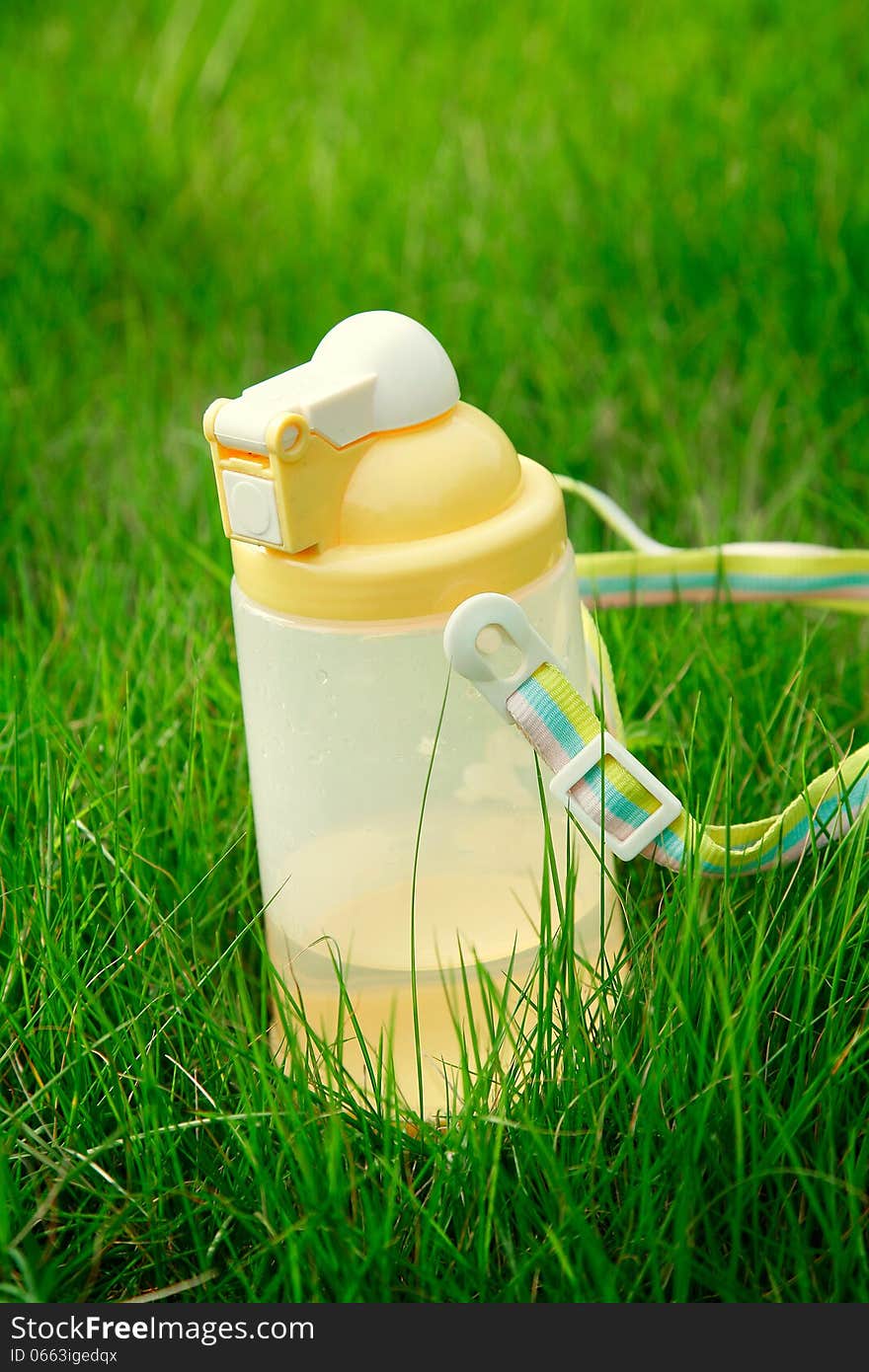 Outdoor plastic children kettle,or water bottle