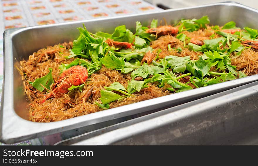 Shrimps with glass noodles