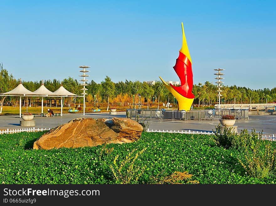 The sculpture and lawn