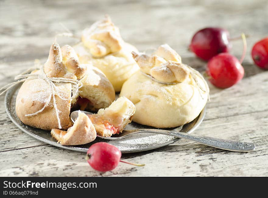 Paradise apples baked in pastry, in shape of bags