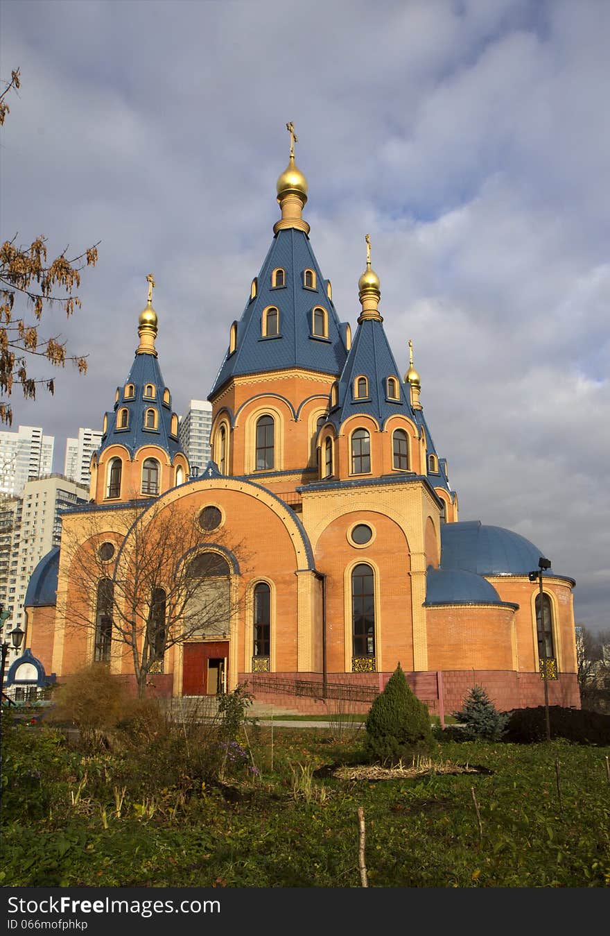 Temple of the icon of the Theotokos - the Orthodox Church of the Moscow diocese of the Russian Orthodox Church. Height to the base of the cross - 52 meters. The total area is 2500 square meters. Temple of the icon of the Theotokos - the Orthodox Church of the Moscow diocese of the Russian Orthodox Church. Height to the base of the cross - 52 meters. The total area is 2500 square meters.