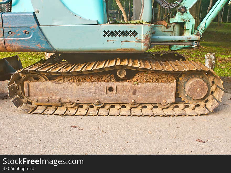 Excavator tracks