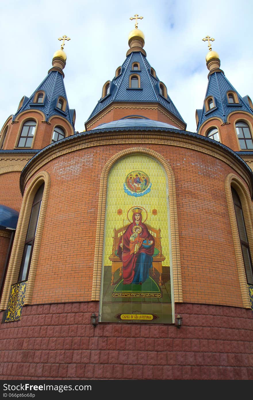 Temple of the icon of the Theotokos Orthodox Church of Russian Orthodox Church. Height to the base of the cross - 52 meters. The total area is 2500 square meters. Temple of the icon of the Theotokos Orthodox Church of Russian Orthodox Church. Height to the base of the cross - 52 meters. The total area is 2500 square meters.