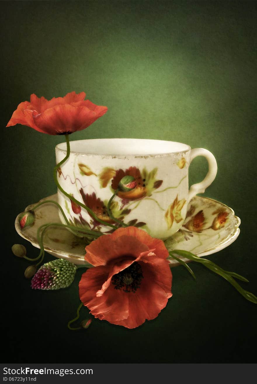 The cup with poppies