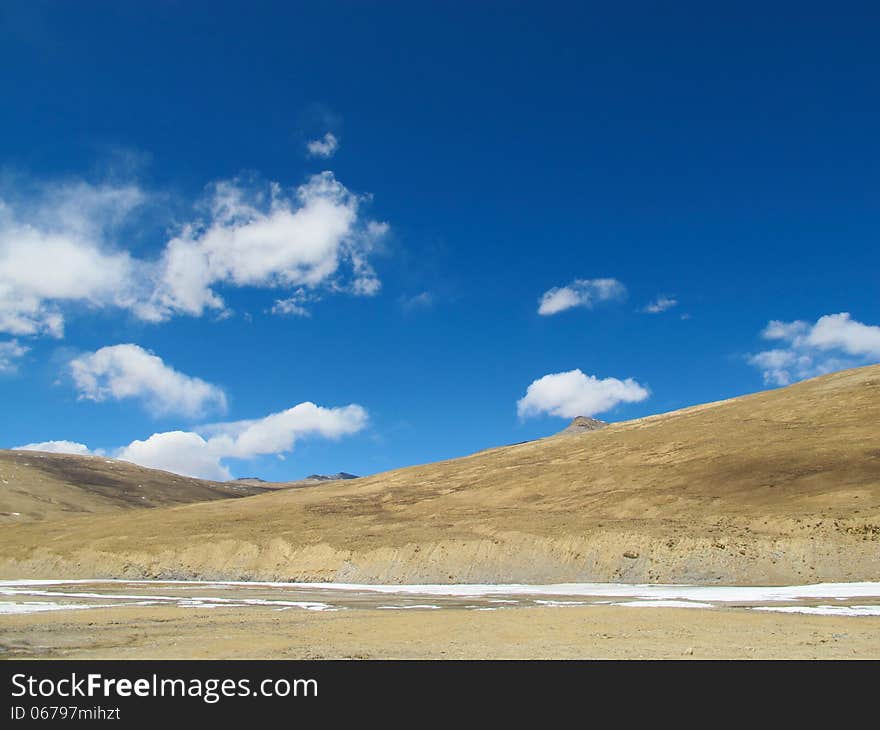 Tibetan plateau high altitude, where the air is clean, blue sky, beautiful natural scenery. Tibetan plateau high altitude, where the air is clean, blue sky, beautiful natural scenery.