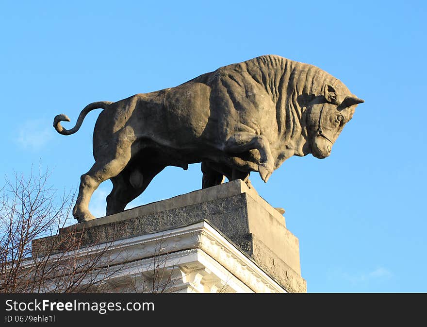 Bull sculpture on the building of the meat industry