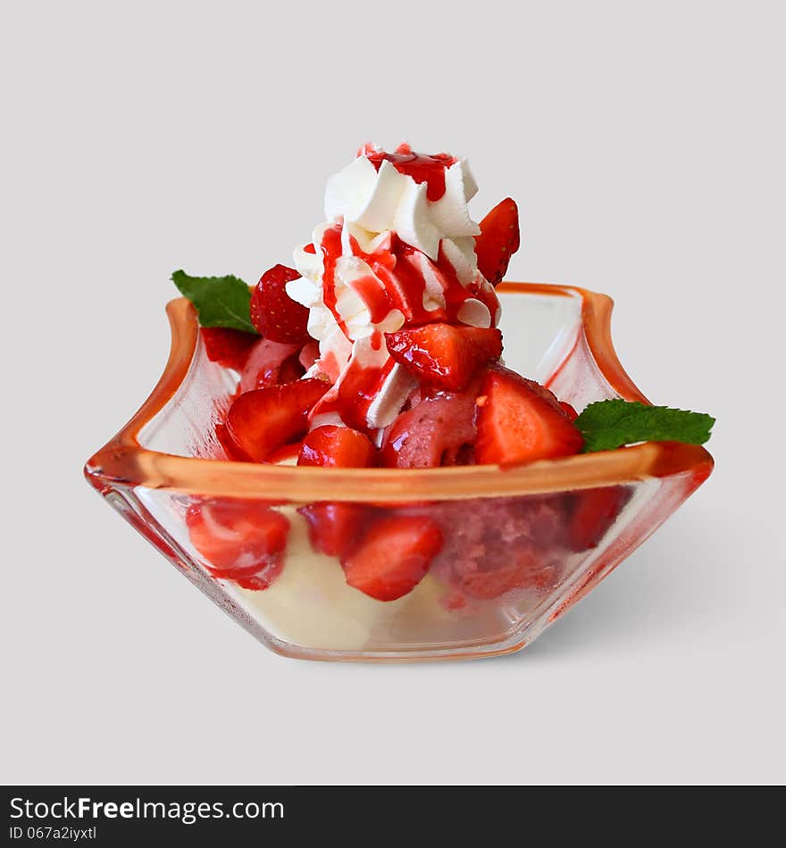 Ice cream with strawberries and cream