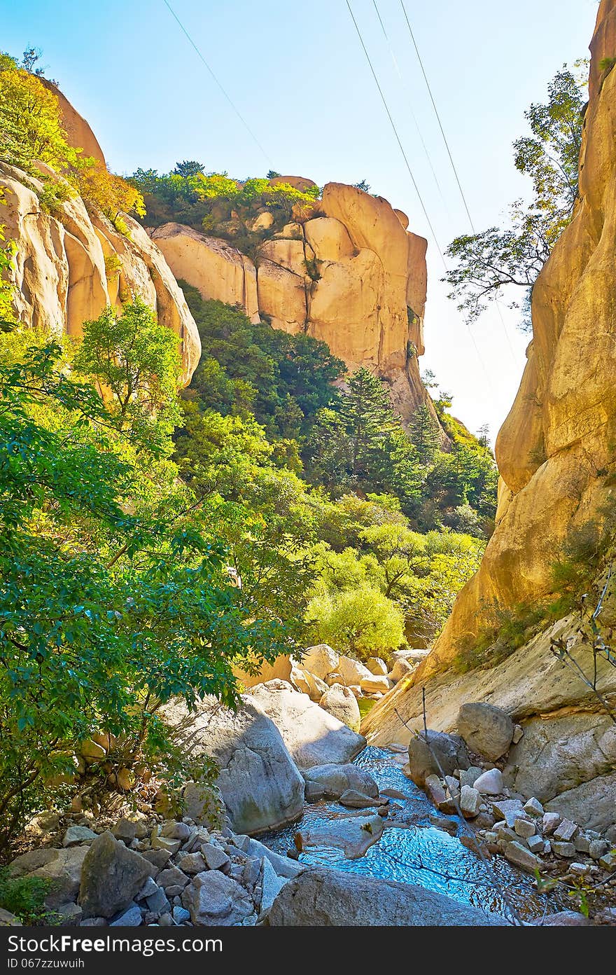 The photo taken in China's Hebei province qinhuangdao city,Zu mountain scenic spot,the gallery valley.The time is October 3, 2013. The photo taken in China's Hebei province qinhuangdao city,Zu mountain scenic spot,the gallery valley.The time is October 3, 2013.