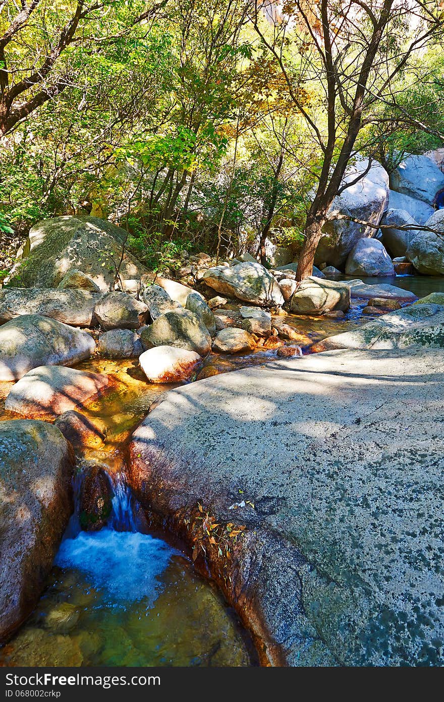 The photo taken in China's Hebei province qinhuangdao city,Zu mountain scenic spot,the gallery valley.The time is October 3, 2013. The photo taken in China's Hebei province qinhuangdao city,Zu mountain scenic spot,the gallery valley.The time is October 3, 2013.