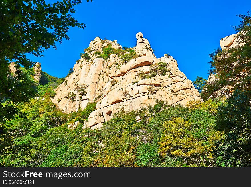 The photo taken in China's Hebei province qinhuangdao city,Zu mountain scenic spot,the gallery valley.The time is October 3, 2013. The photo taken in China's Hebei province qinhuangdao city,Zu mountain scenic spot,the gallery valley.The time is October 3, 2013.