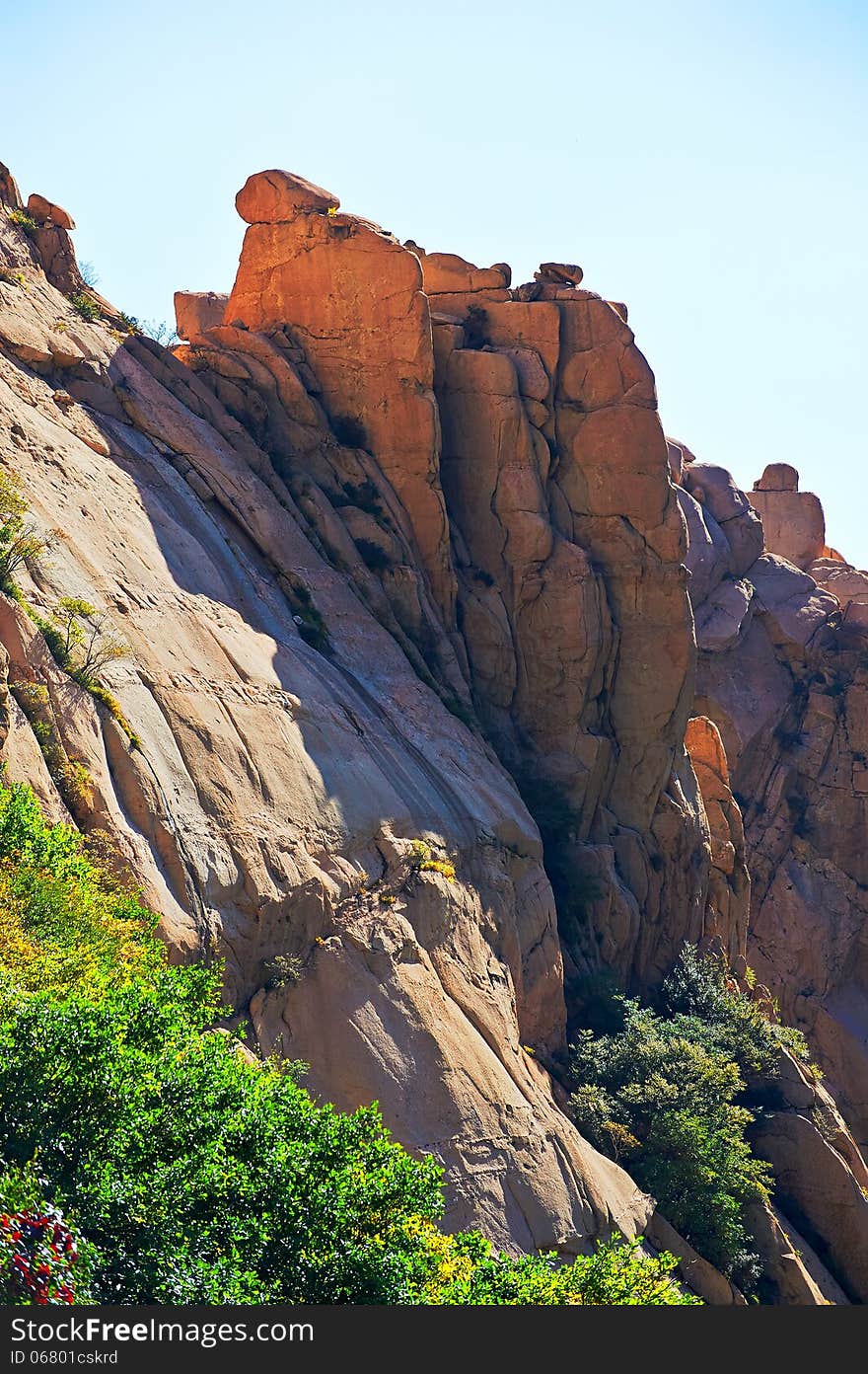 The photo taken in China's Hebei province qinhuangdao city,Zu mountain scenic spot,the gallery valley.The time is October 3, 2013. The photo taken in China's Hebei province qinhuangdao city,Zu mountain scenic spot,the gallery valley.The time is October 3, 2013.