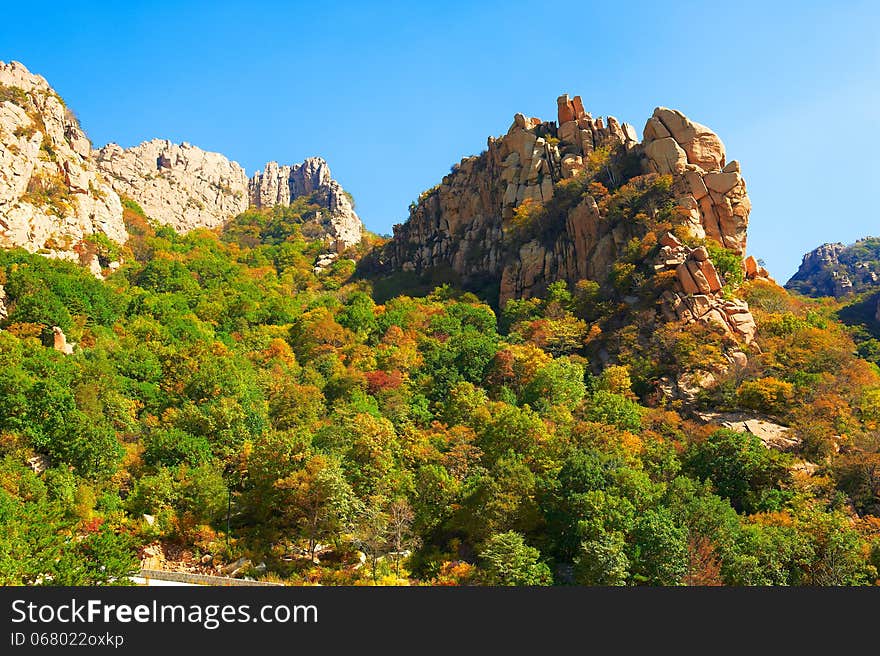 The autumn forest and peak of Zu mountain