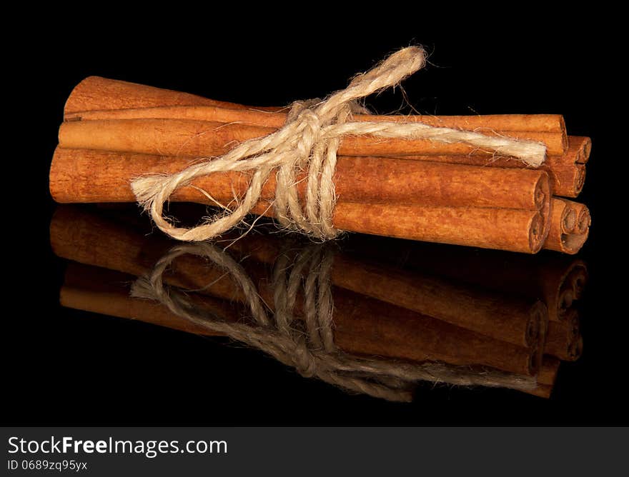 Cinnamon sticks, shot close-up on the table.