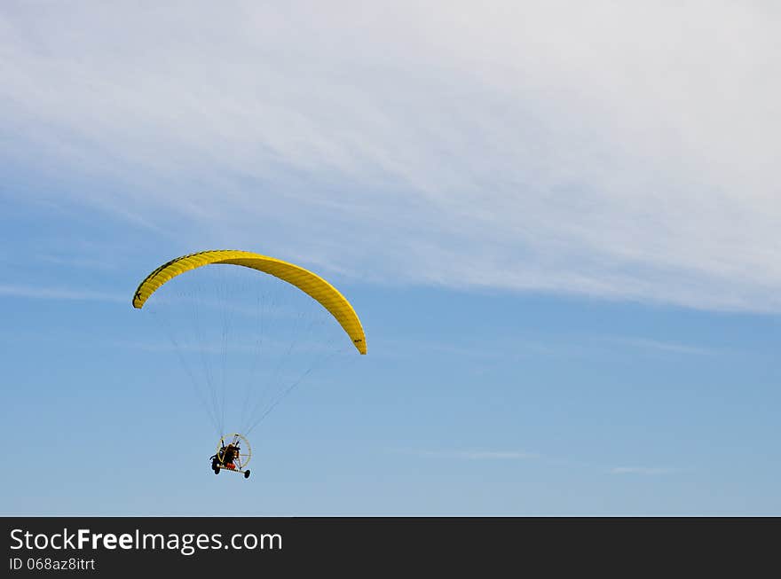 Paraglide and paragliding