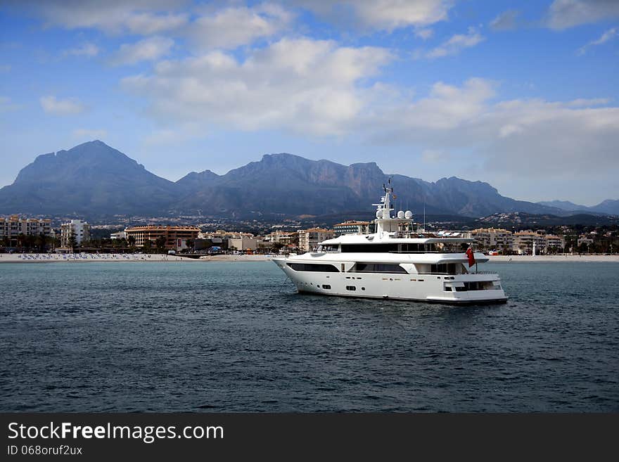 Beautiful yacht anchored in the coast of Altea. Beautiful yacht anchored in the coast of Altea.