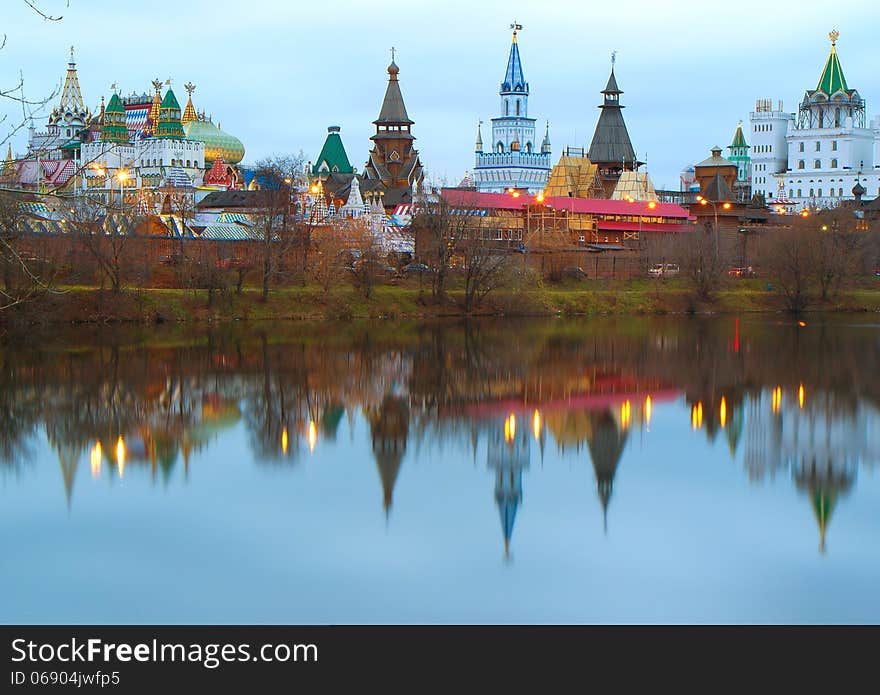 All buildings in the Izmailovo Kremlin, constructed in the best traditions of Russian architecture, and under drawings of the Royal residence of the XVI-XVII centuries. All buildings in the Izmailovo Kremlin, constructed in the best traditions of Russian architecture, and under drawings of the Royal residence of the XVI-XVII centuries